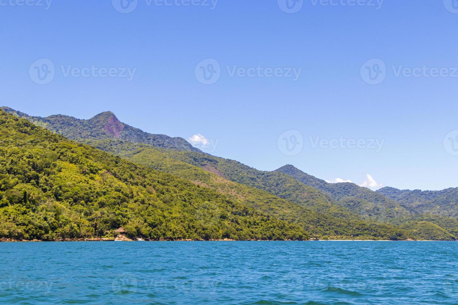 a grande ilha tropical ilha grande, angra dos reis brasil. foto