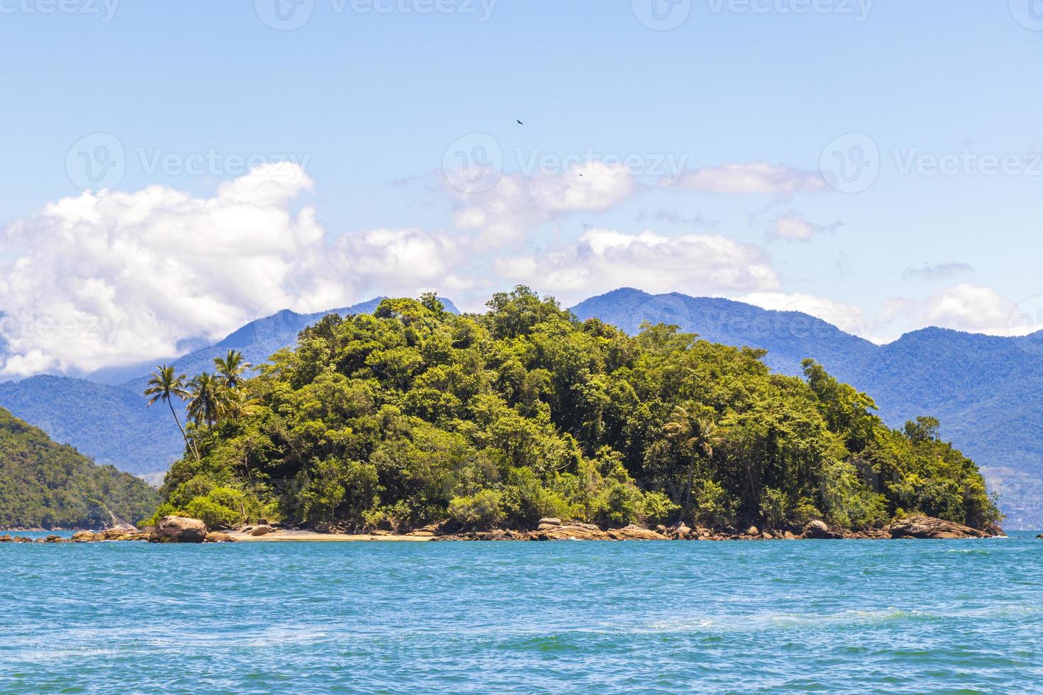 a grande ilha tropical ilha grande, angra dos reis brasil. foto