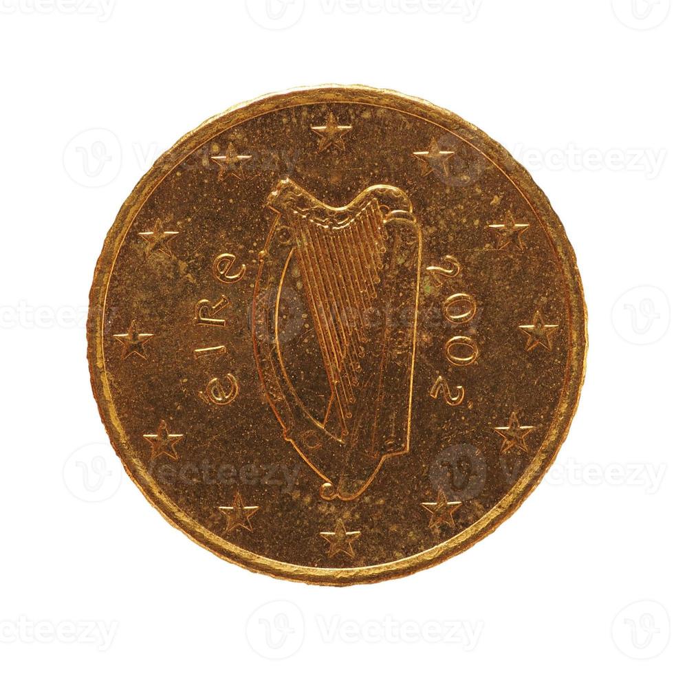 Moeda de 50 centavos, união europeia, irlanda isolada sobre o branco foto