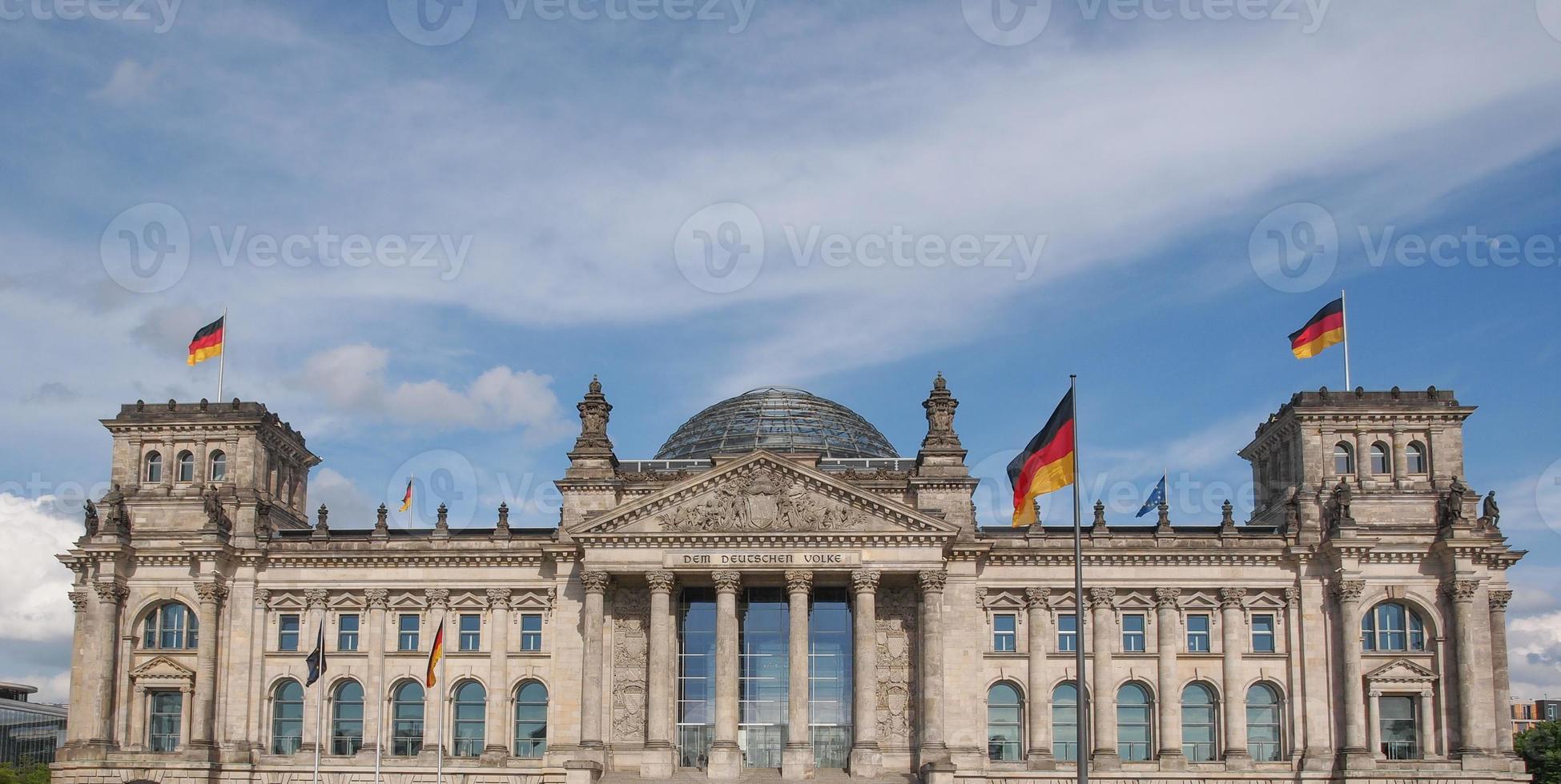 reichstag em berlim foto