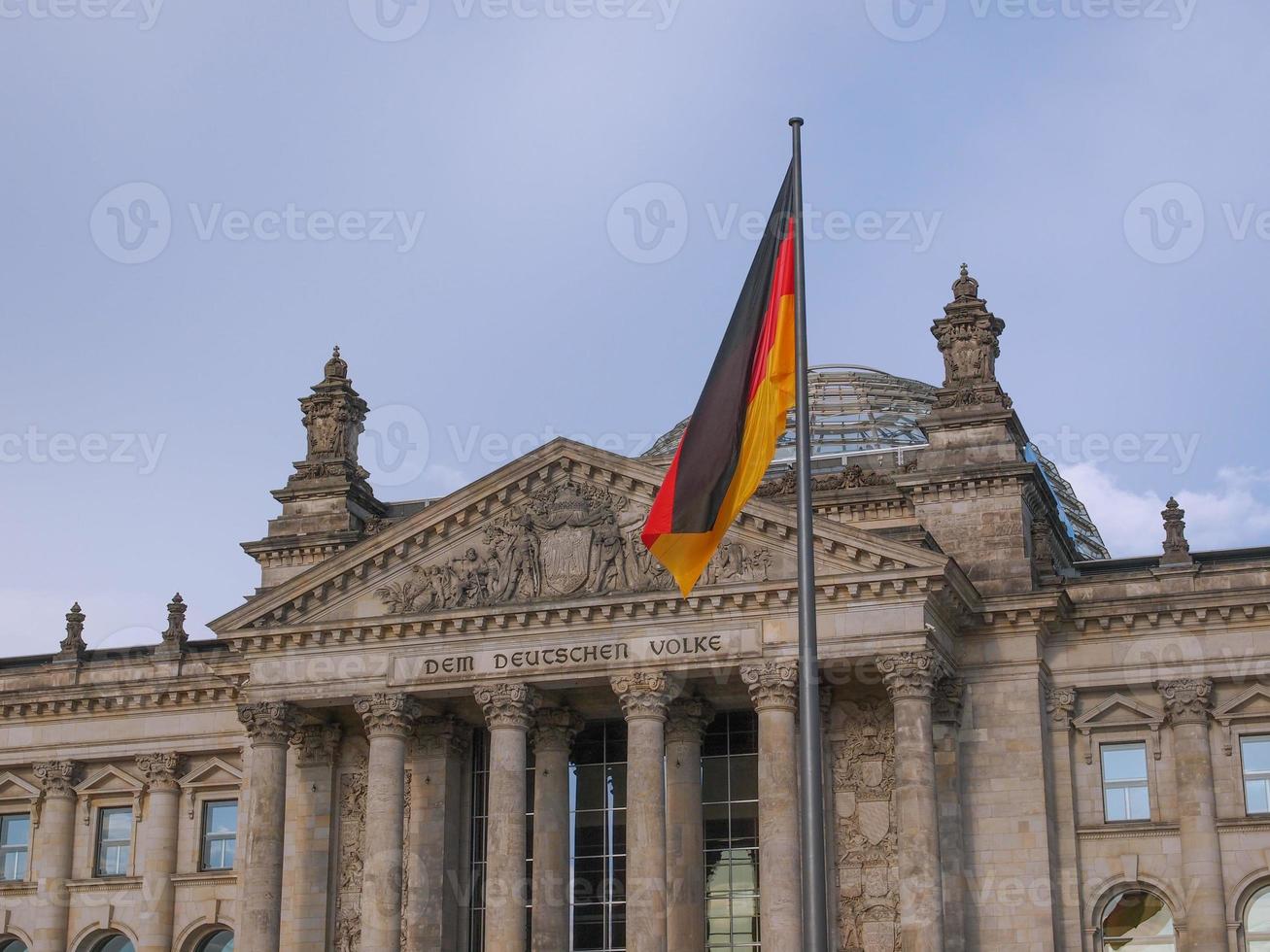 reichstag em berlim foto