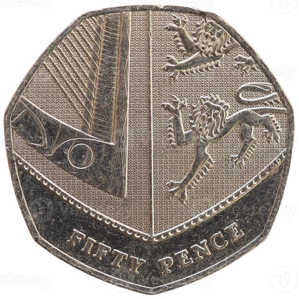 Moeda de 50 pence, Reino Unido isolado sobre o branco foto