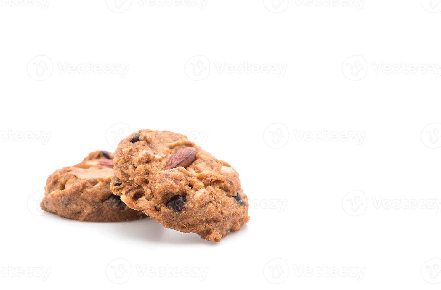 biscoitos de amêndoa em fundo branco foto