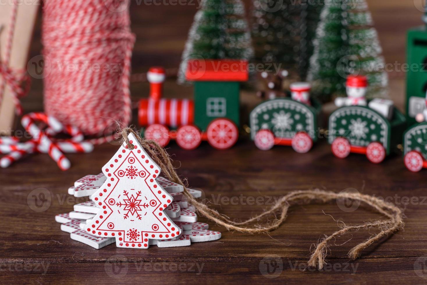 elementos de decoração de natal para decorar a árvore do ano novo foto