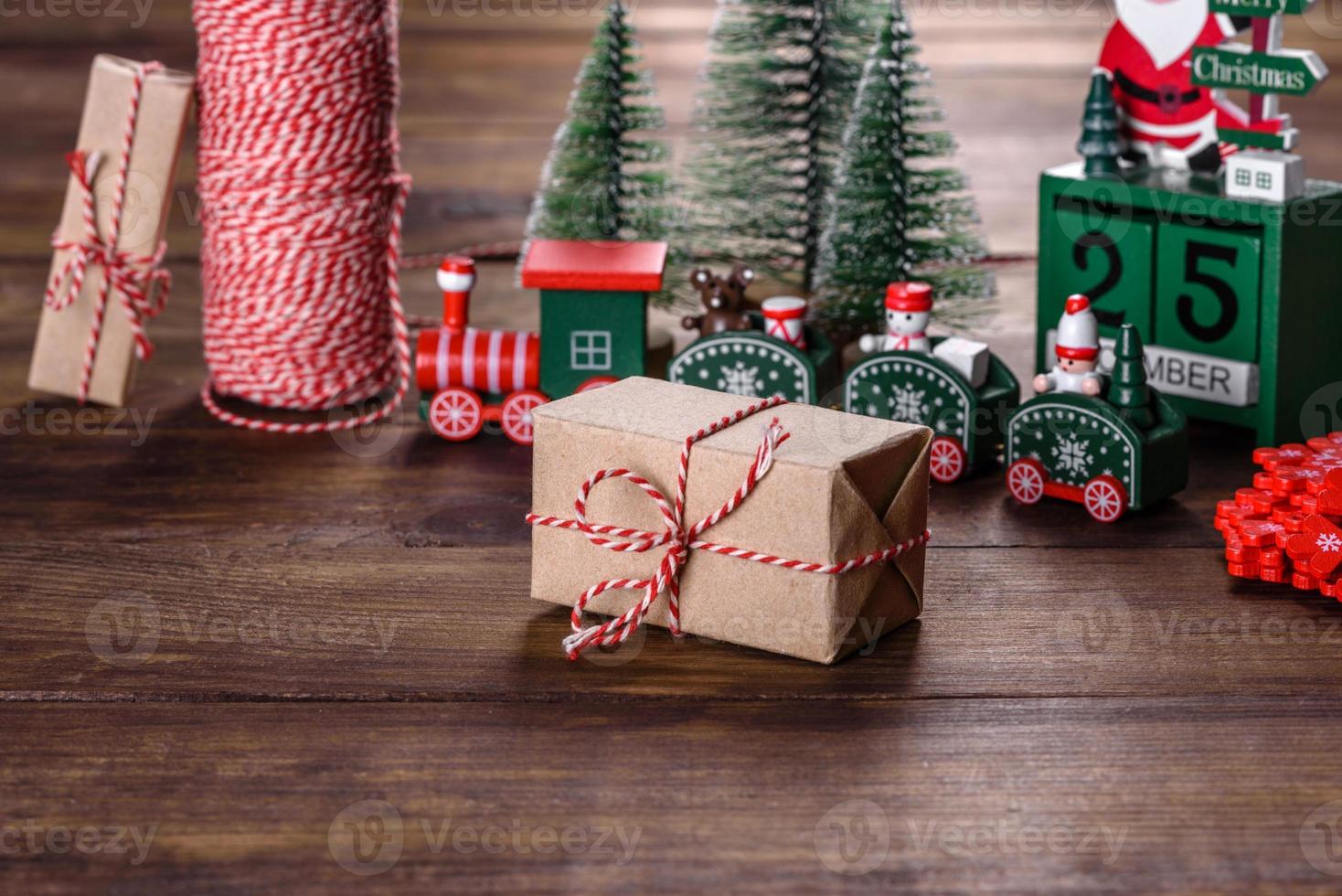 elementos de decoração de natal para decorar a árvore do ano novo foto