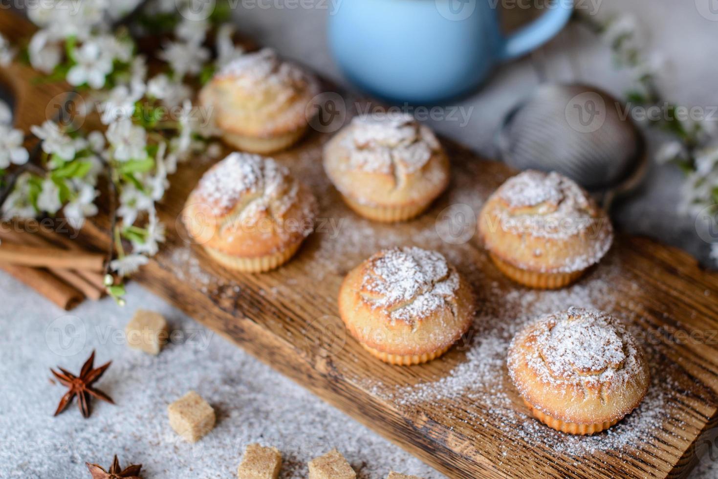 biscoitos recém-assados de farinha de arroz com banana e baunilha foto