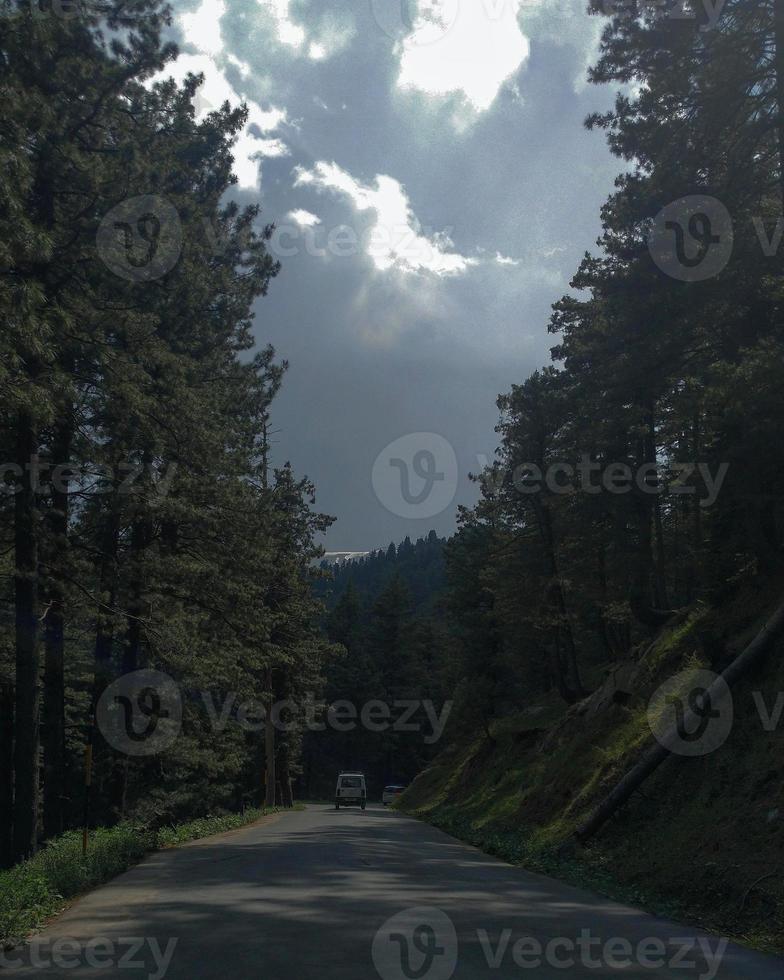 estrada para o céu gulmarg kashmir foto