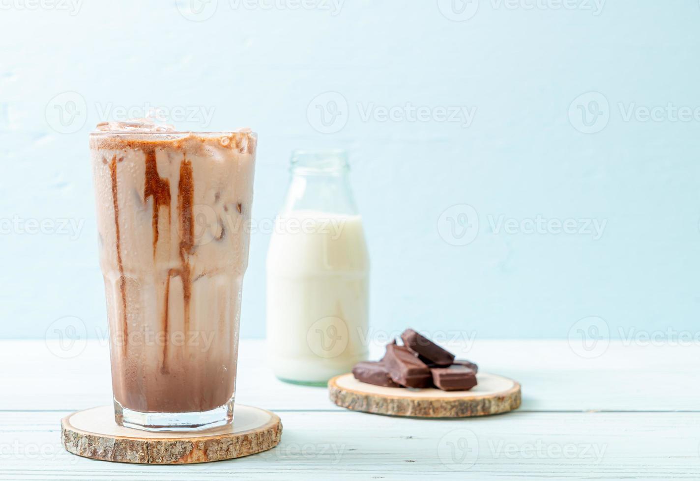 bebida milkshake de chocolate gelado foto