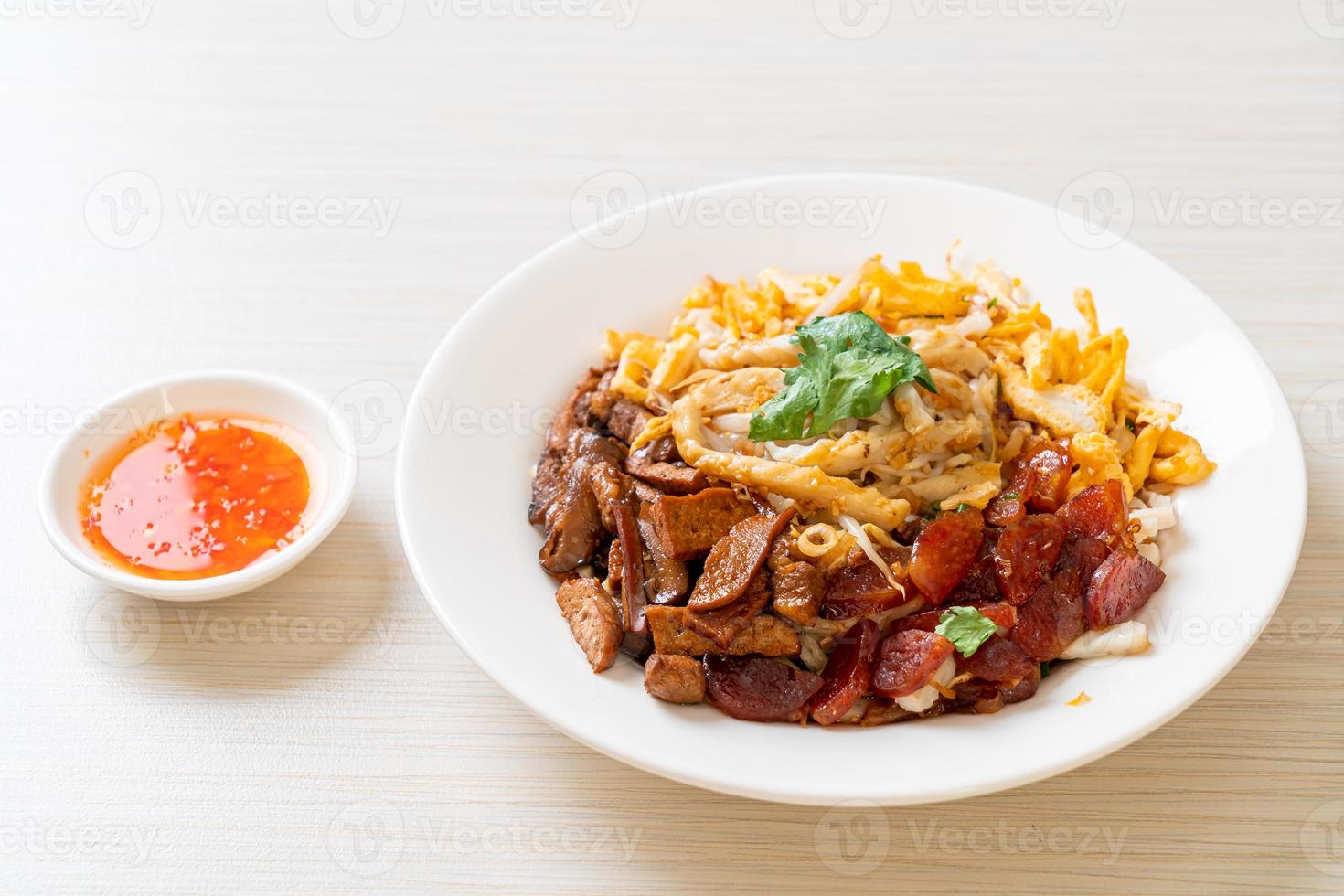 macarrão chinês de peixe cozido no vapor foto