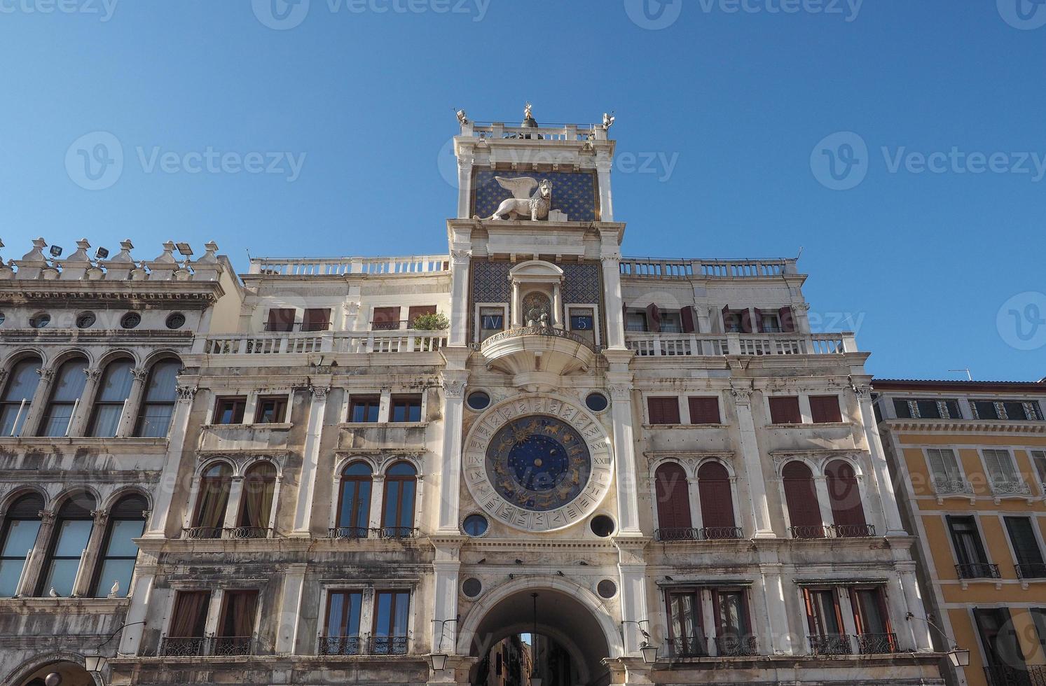 torre do relógio st mark em veneza foto