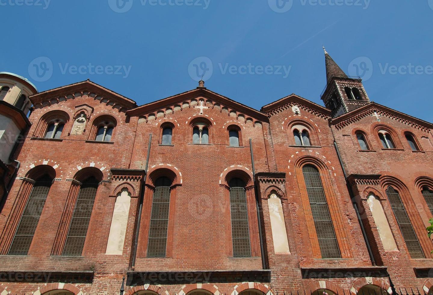 igreja de sant eustorgio, milão foto