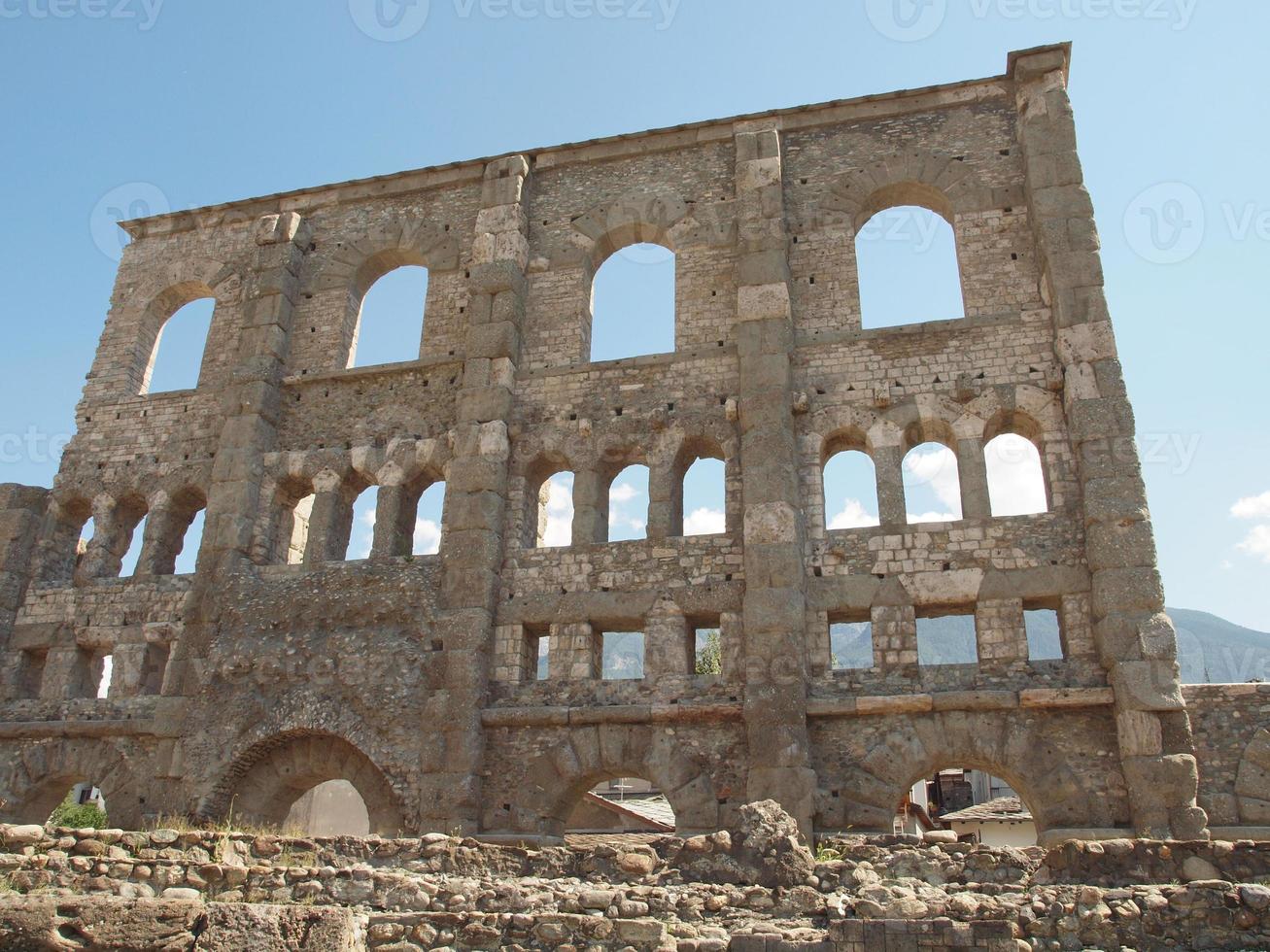 teatro romano aosta foto