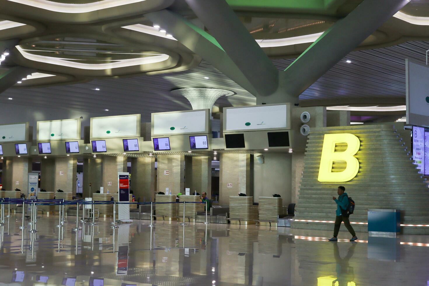 yogyakarta internacional aeroporto sim é moderno instalação servindo internacional e doméstico voos. isto vital Porta de entrada para ambos internacional e doméstico Viajantes. kulon progo - Indonésia 09 03 2023 foto