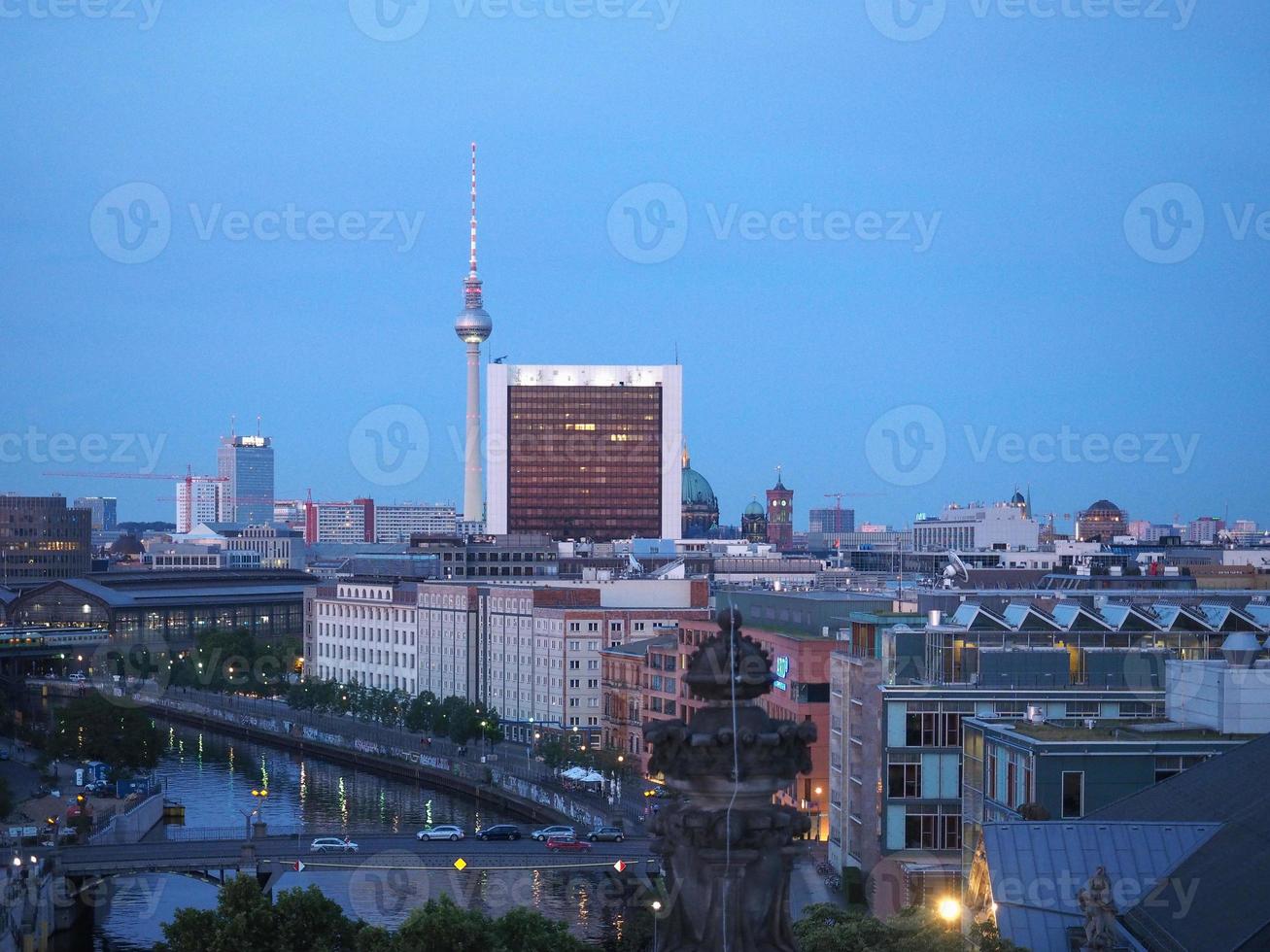 vista aérea de berlim à noite foto