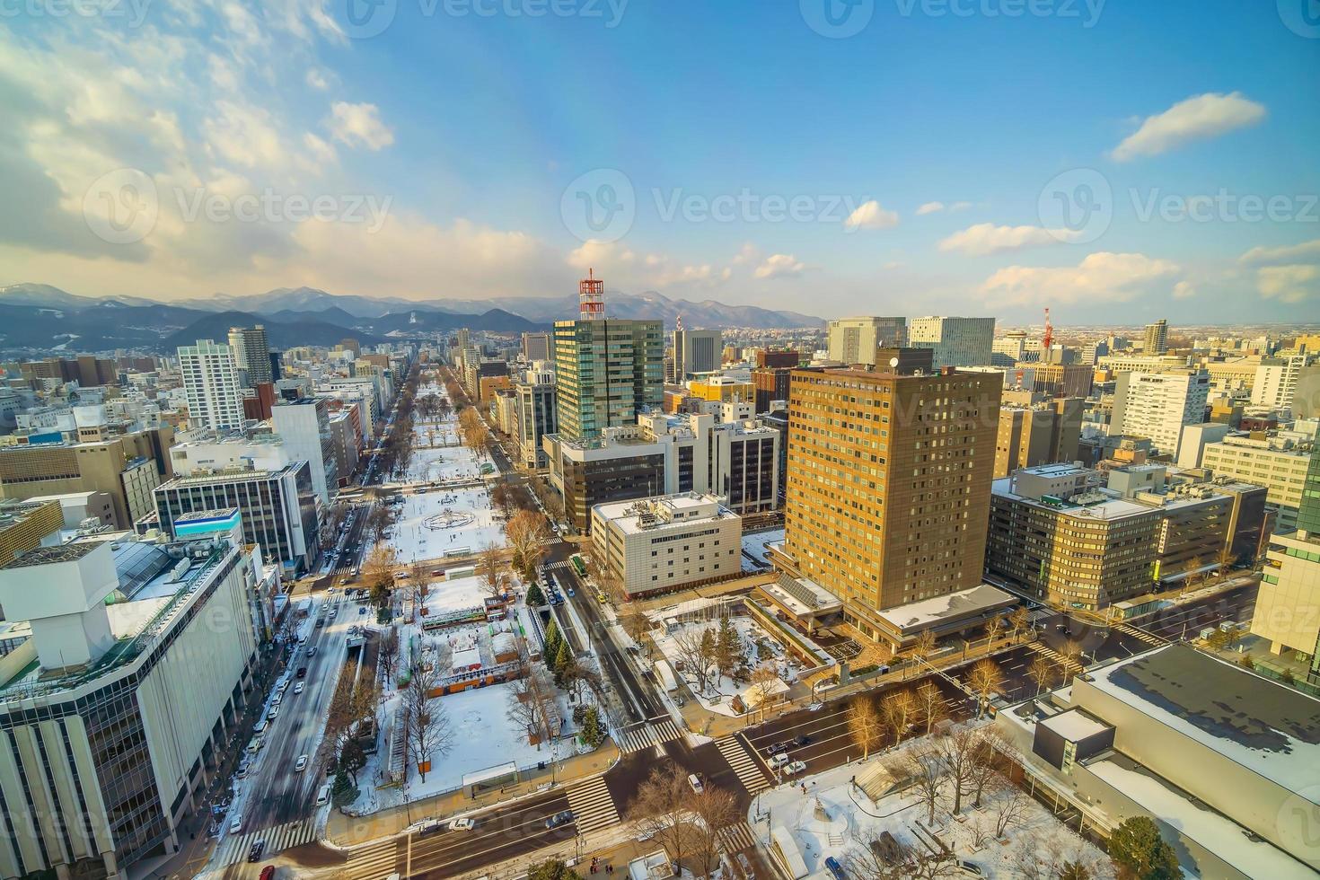 cidade de Sapporo, centro da cidade, horizonte da cidade, pôr do sol no Japão foto