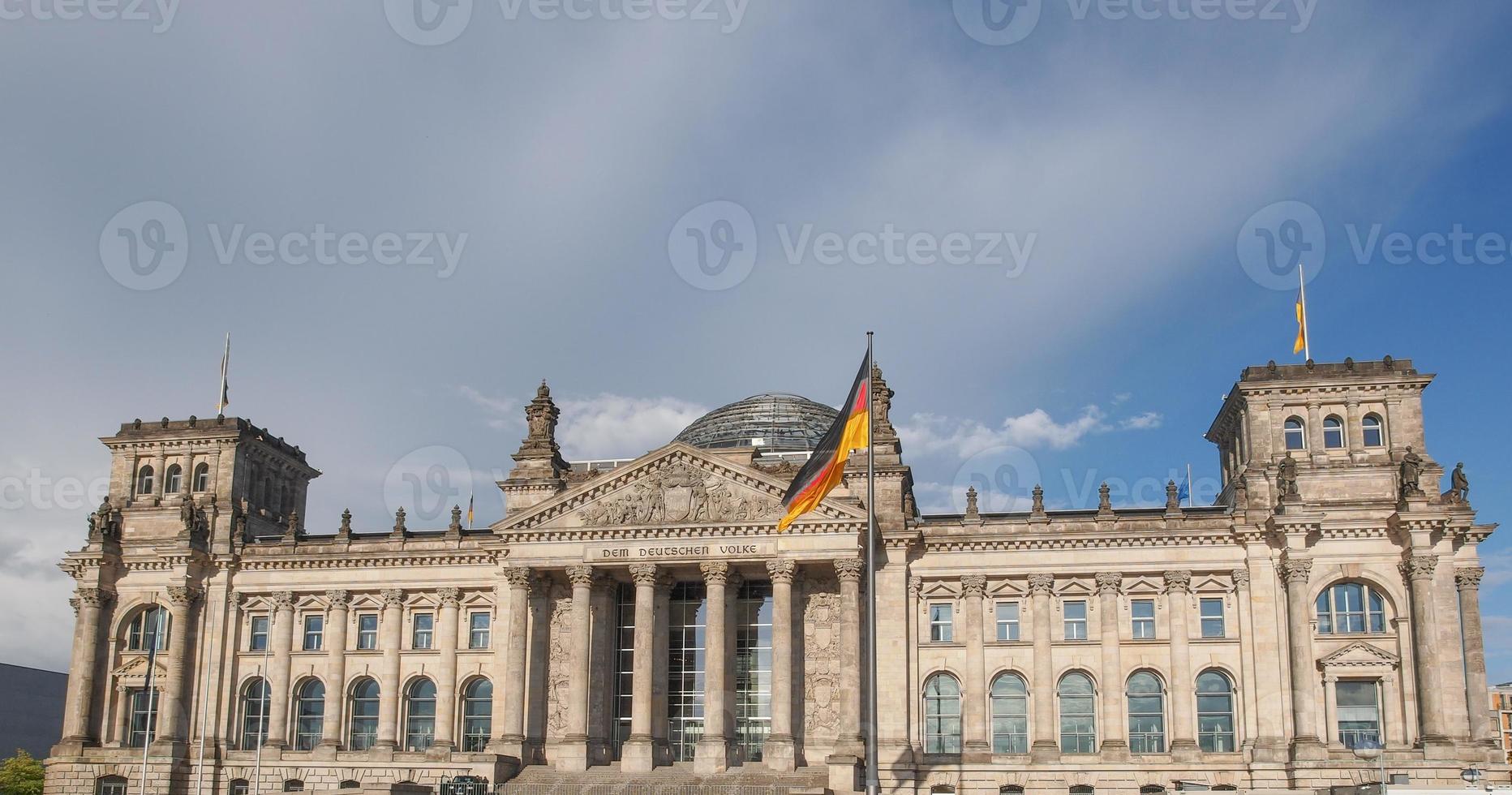 reichstag em berlim foto