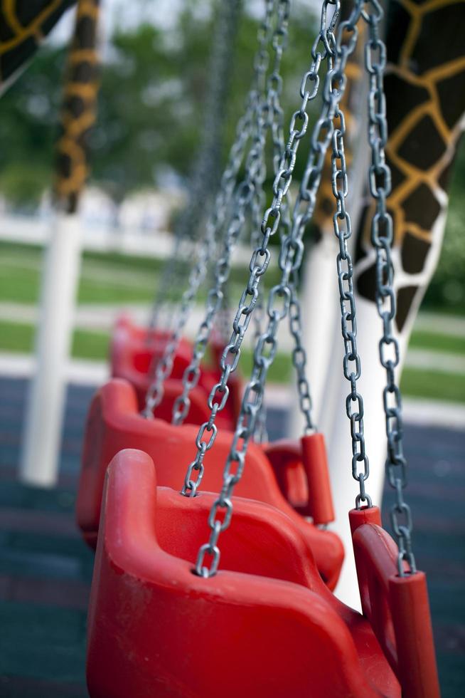 parque infantil ao ar livre para se divertir foto