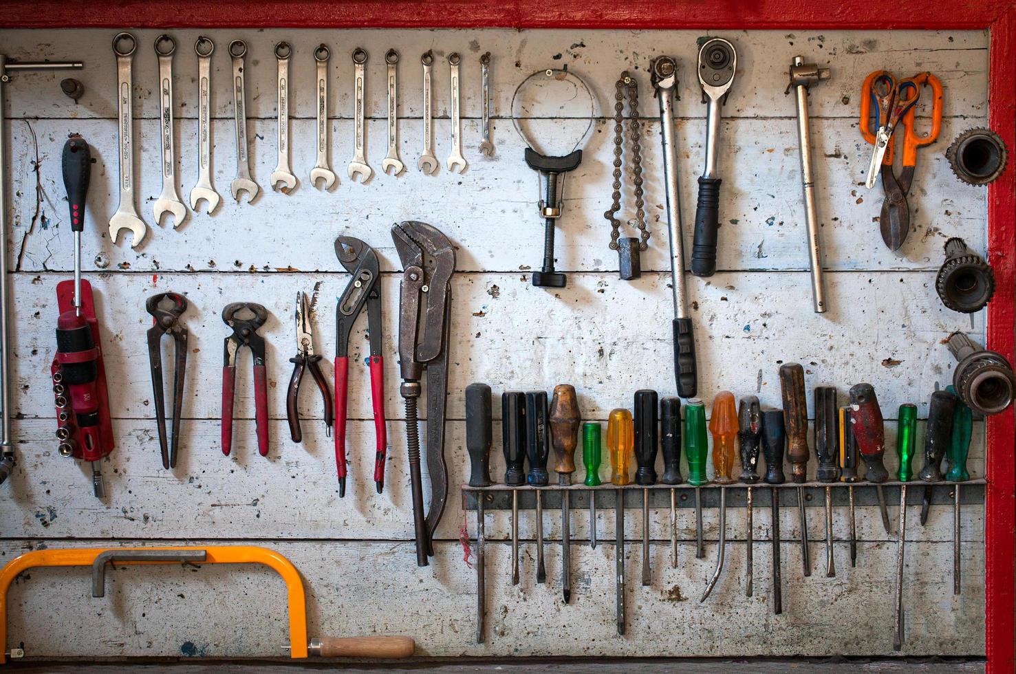 um conceito industrial, ferramentas de reparo de equipamentos foto