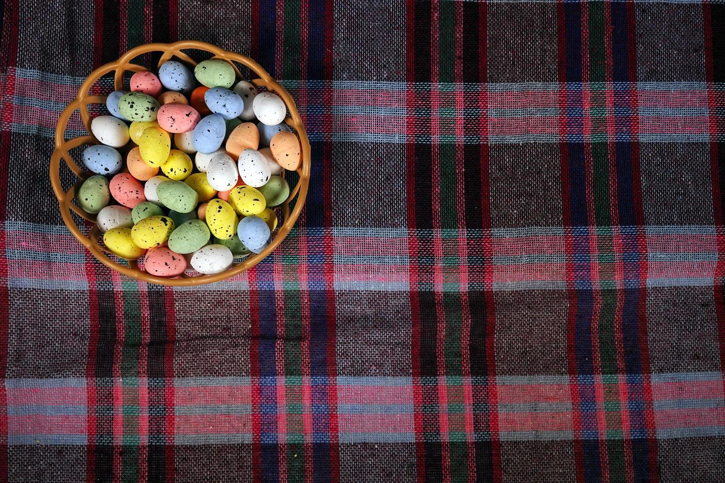 ovos pascais da páscoa tradicionais coloridos foto