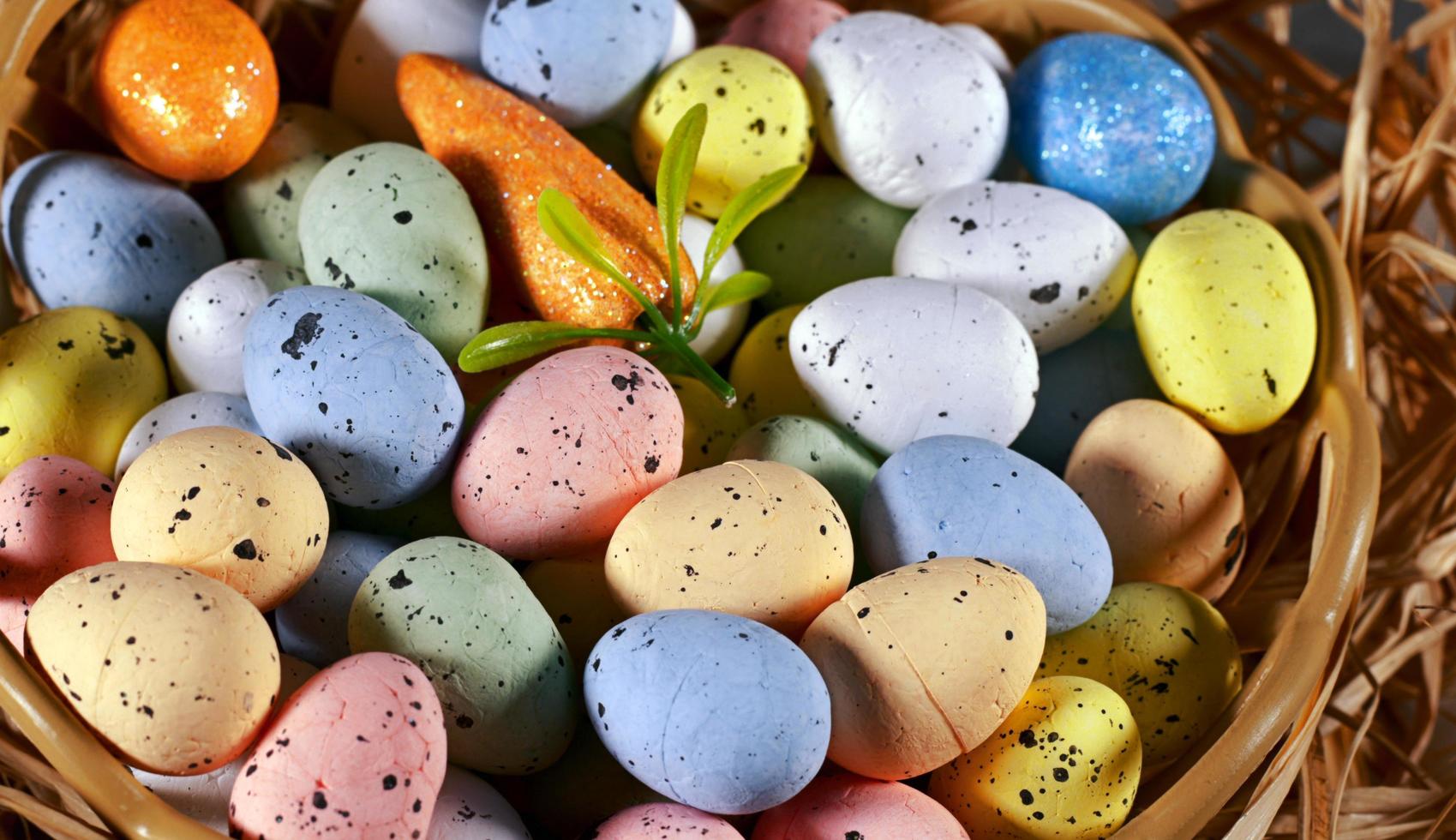 ovos pascais da páscoa tradicionais coloridos foto