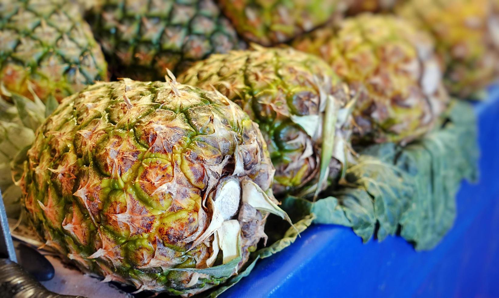 abacaxi de frutas frescas e saudáveis foto