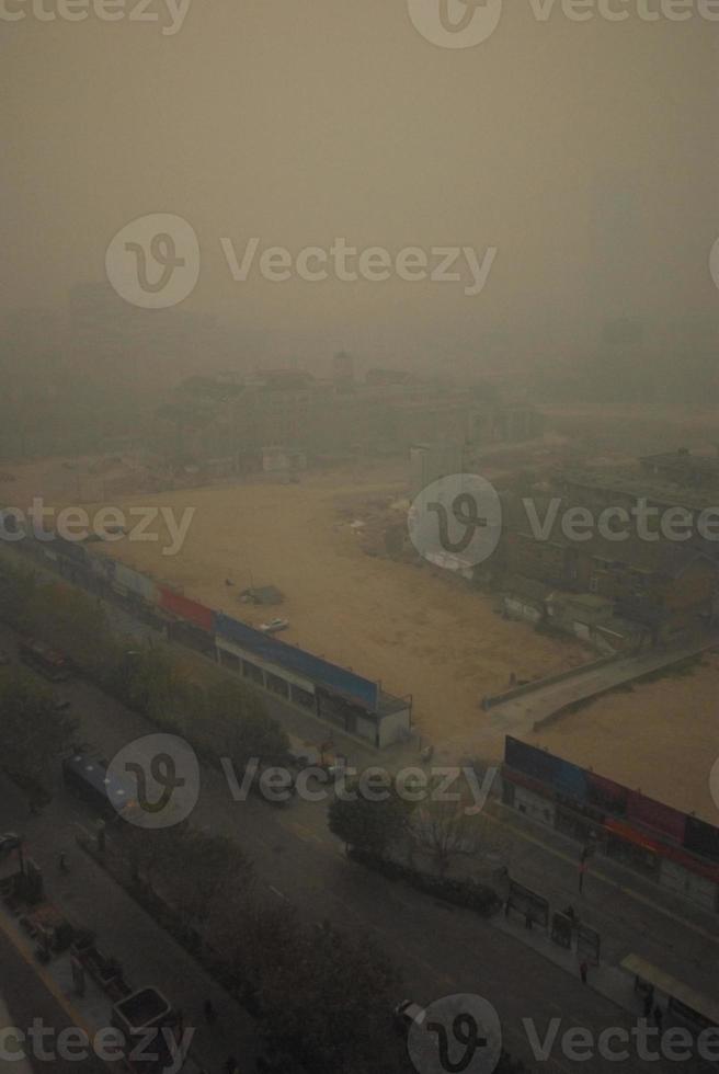 problemas de poluição de neblina excederam os padrões em cidades lotadas foto