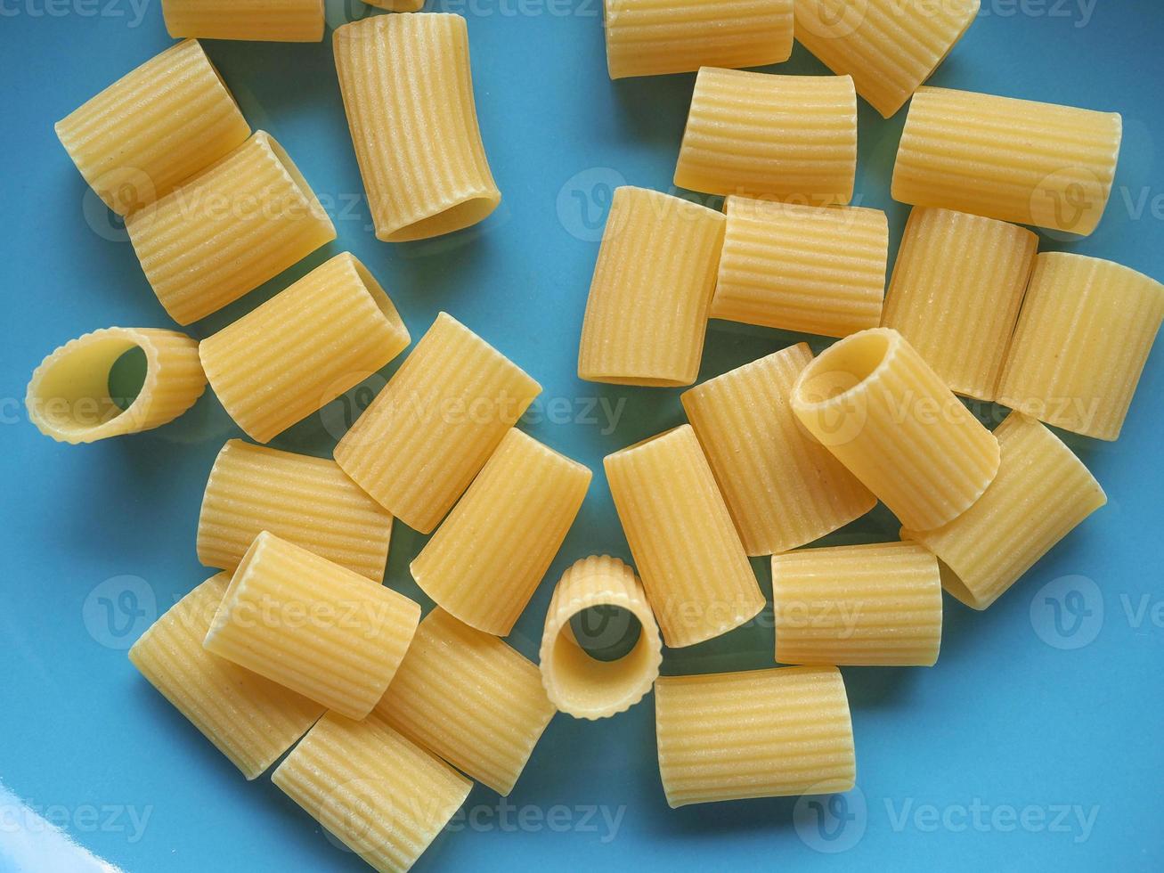 fundo de macarrão rigatoni foto