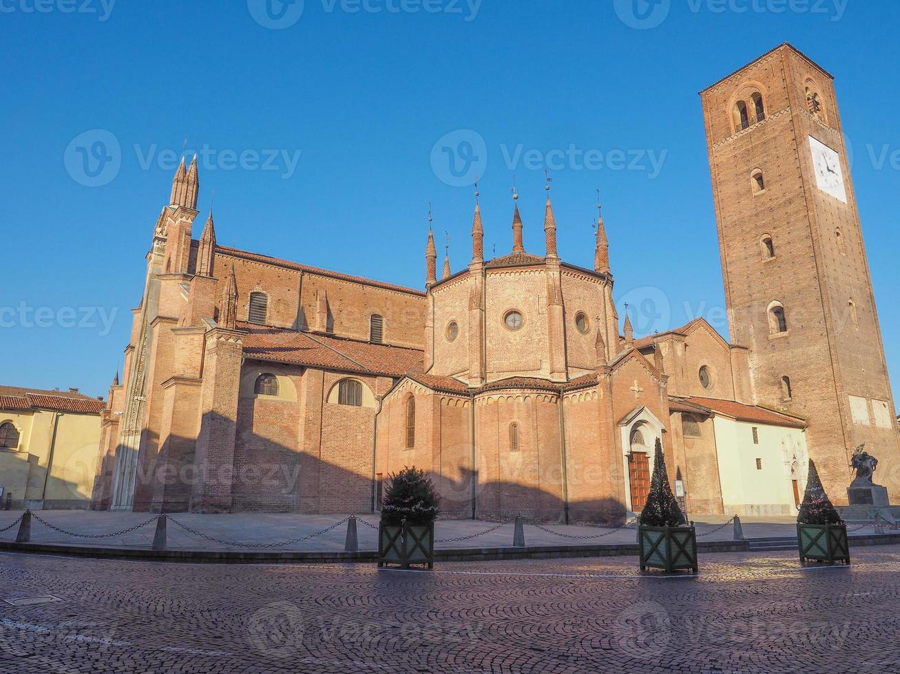 catedral de chieri, itália foto