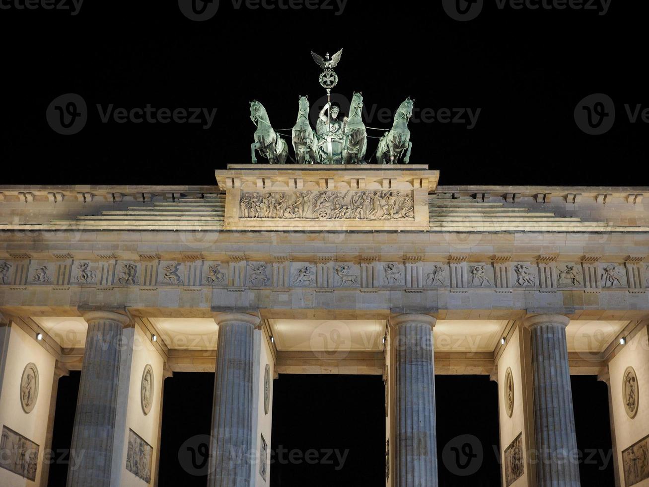 Brandenburger Tor em Berlim foto