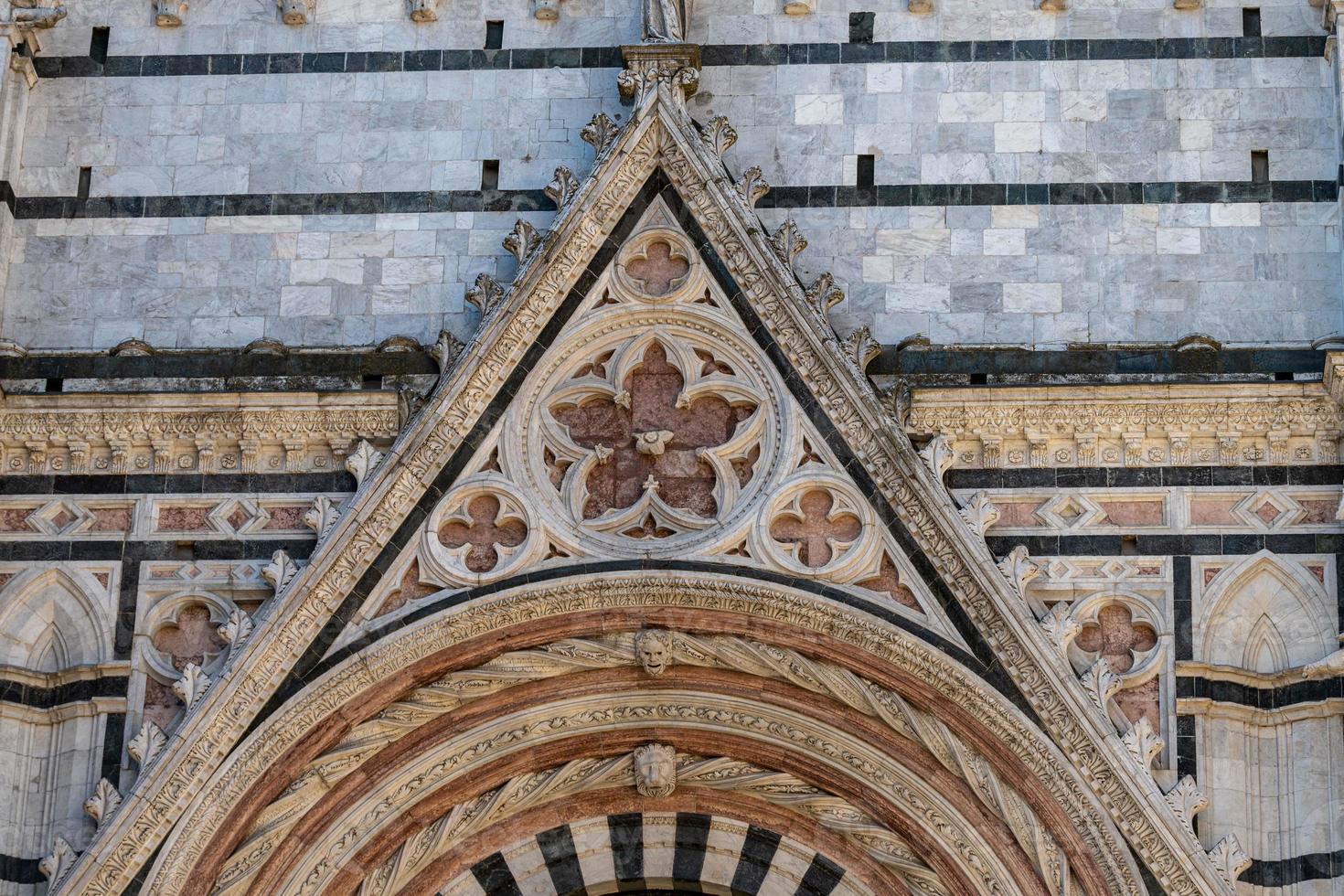 detalhe da catedral de siena foto
