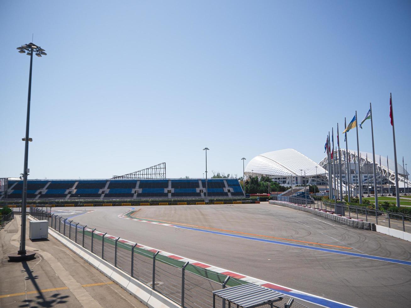 sochi, rússia - agosto de 2019 - pista de fórmula 1 no parque olímpico foto
