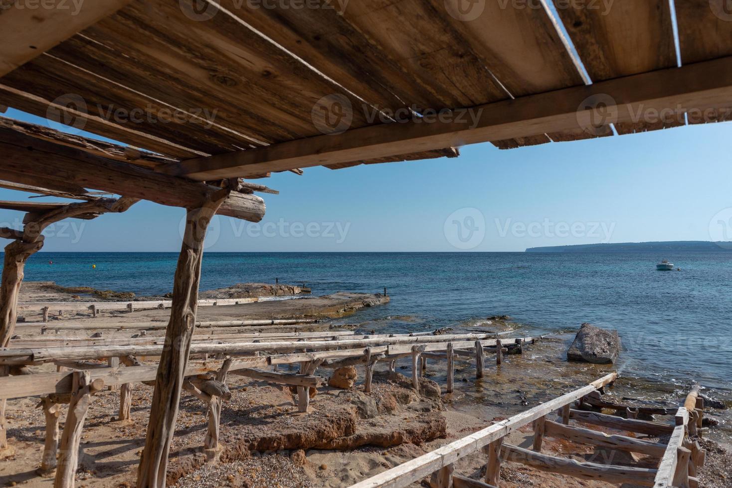 docas dos pescadores praia migjorn em formentera na espanha foto