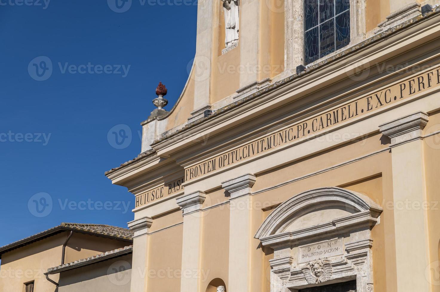 basílica di san valentino em terni foto