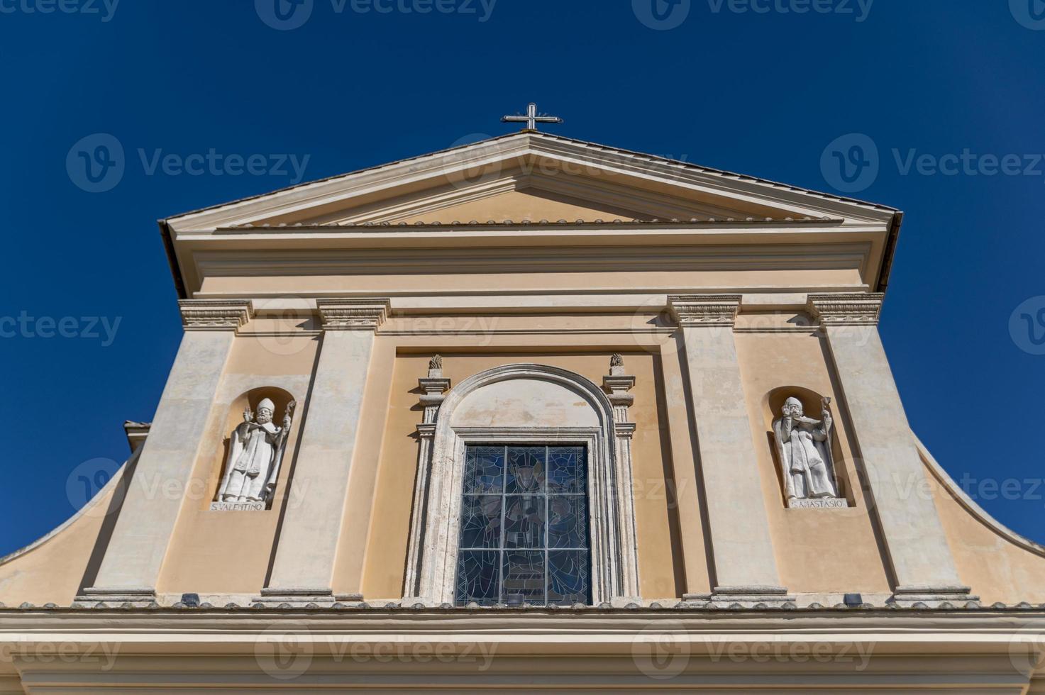 basílica di san valentino em terni foto