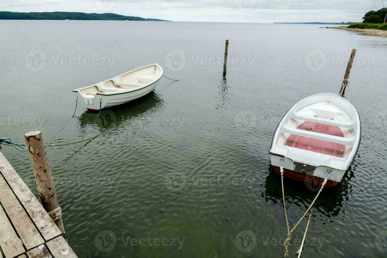 barcos no lago foto
