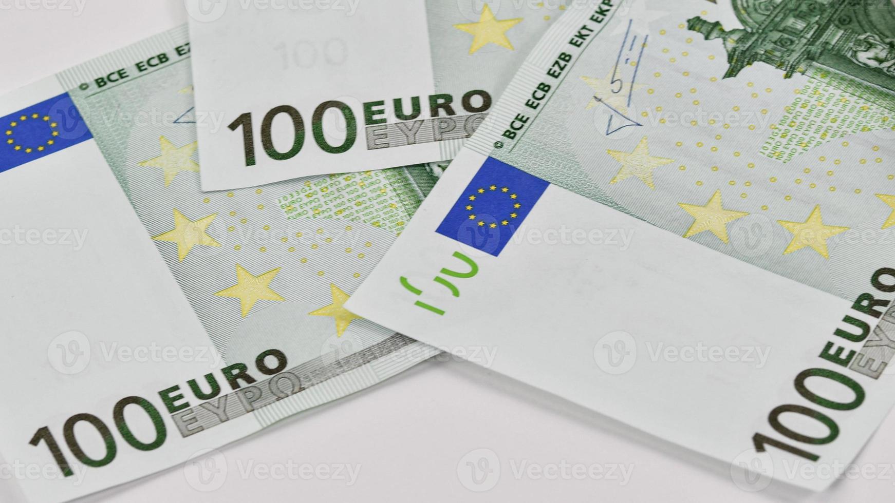100 notas de euro em um avião foto