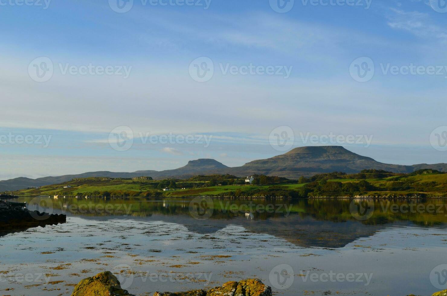 lindo Visualizações do macleod's mesas e Dunvegan lago foto