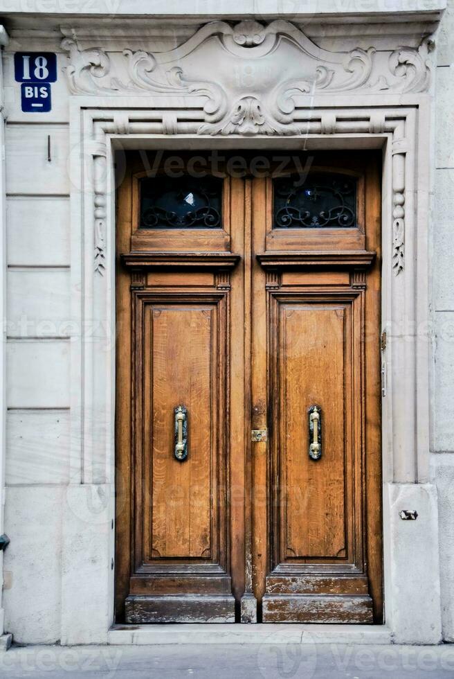 vintage porta dentro Paris, França foto