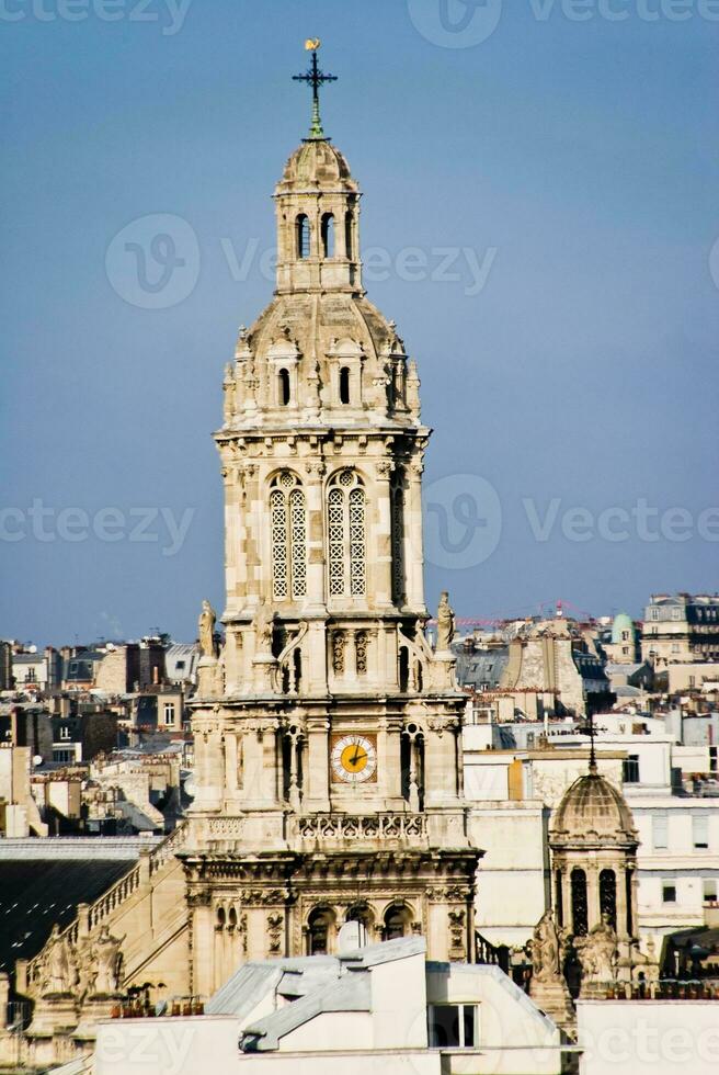 Paris Igreja telhado Visão eglise de la sainte trinita, segundo Império arquitetônico maravilha foto