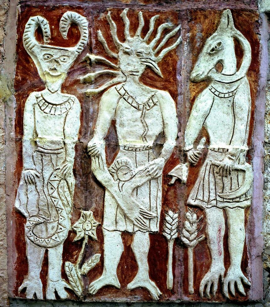 antigo esotérico fresco primitivo Sol alívio foto