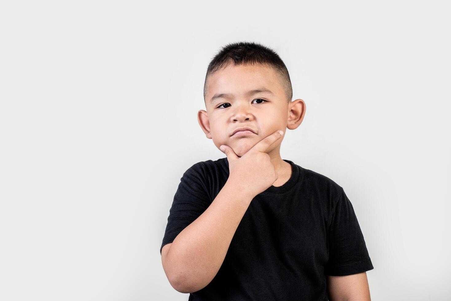 foto de estúdio de menino retrato engraçado.