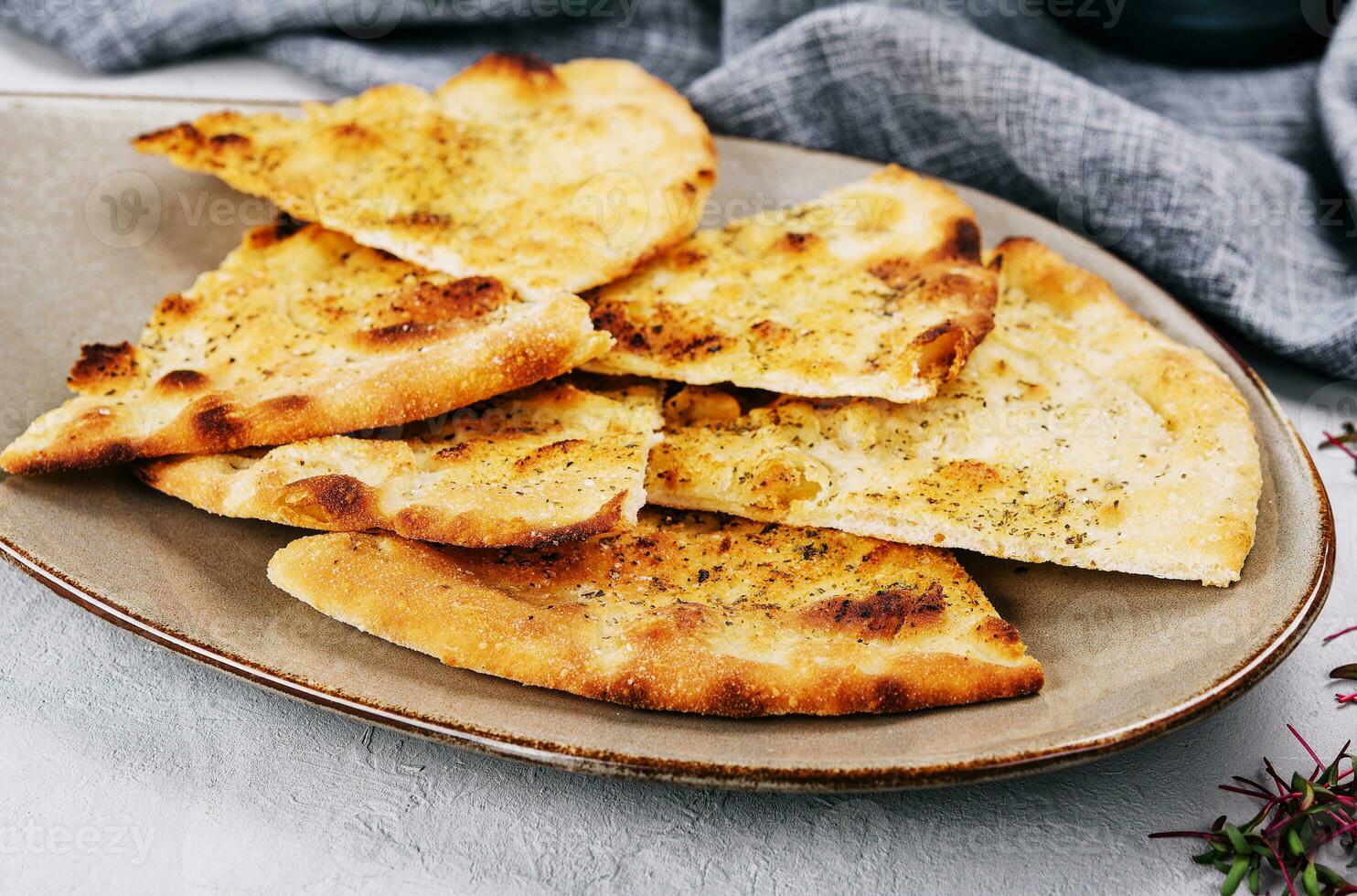 cozido tradicional italiano focaccia pão foto