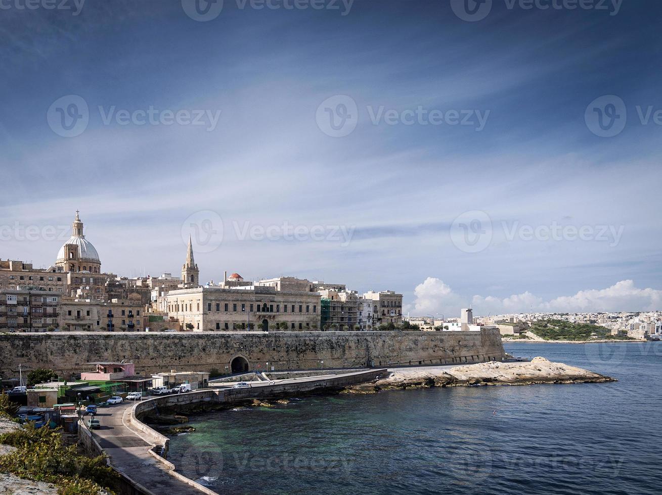 la valletta, famosa cidade velha, fortificações, arquitetura, vista panorâmica, em malta foto