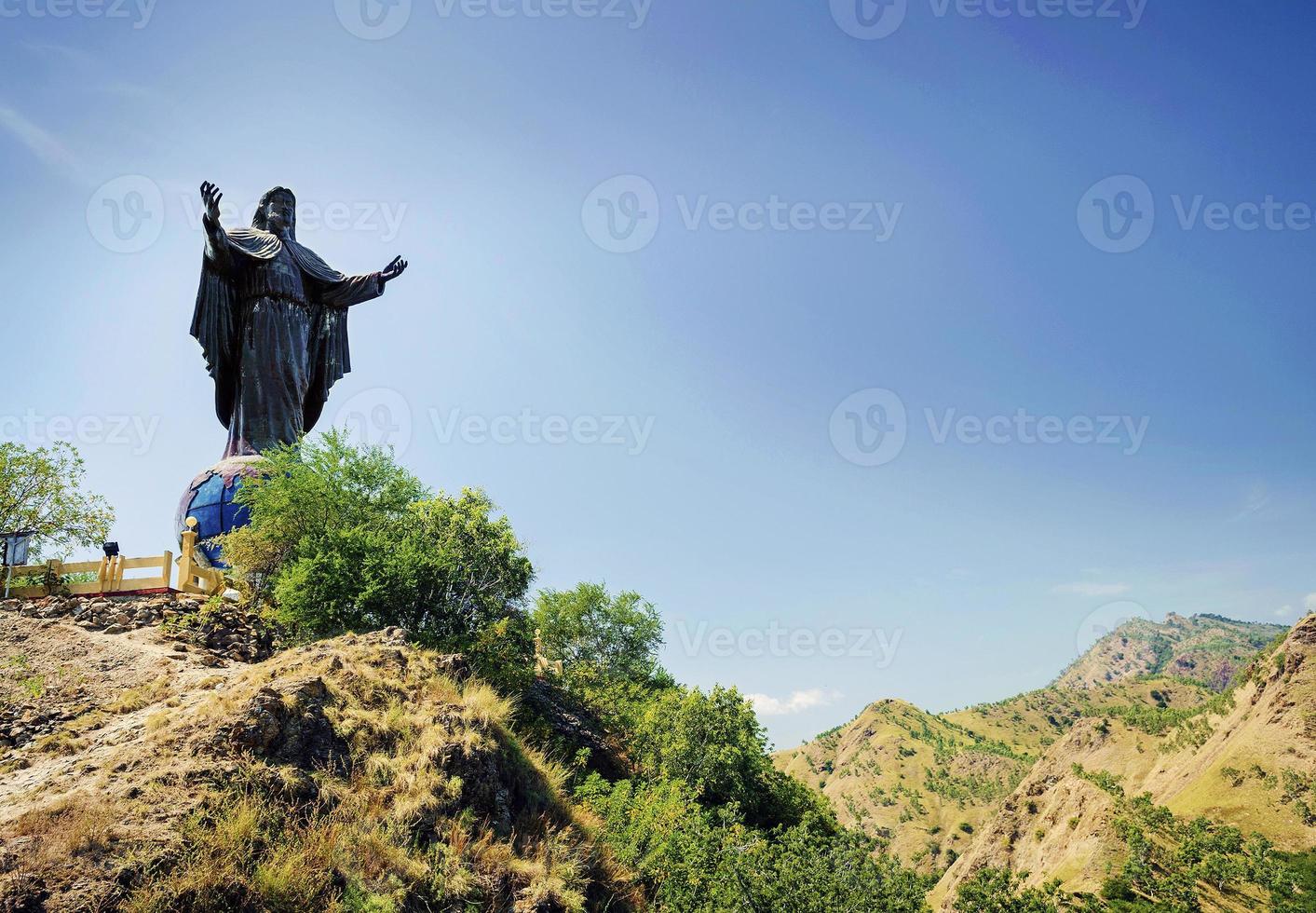 marco da estátua de cristo rei jesus em dili leste timor leste foto