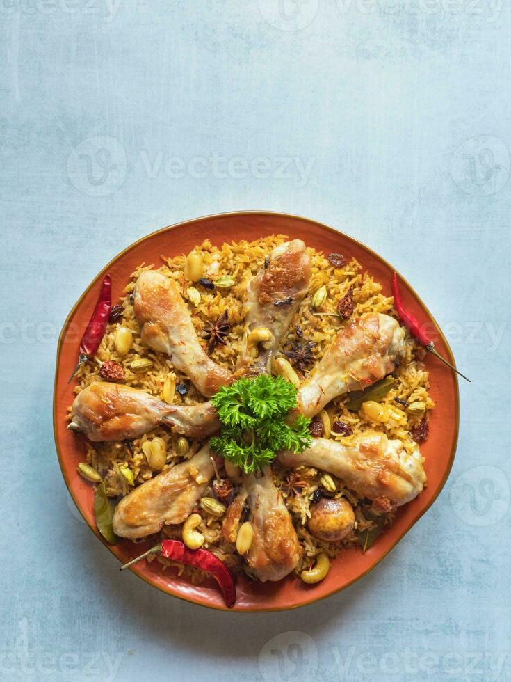 frango Biryani, árabe cozinha. foto