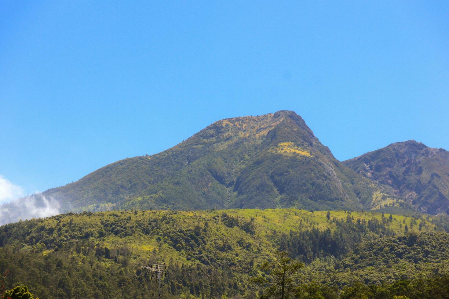 Visão do a topo do montar leiu Indonésia Como visto a partir de tawangmangu foto