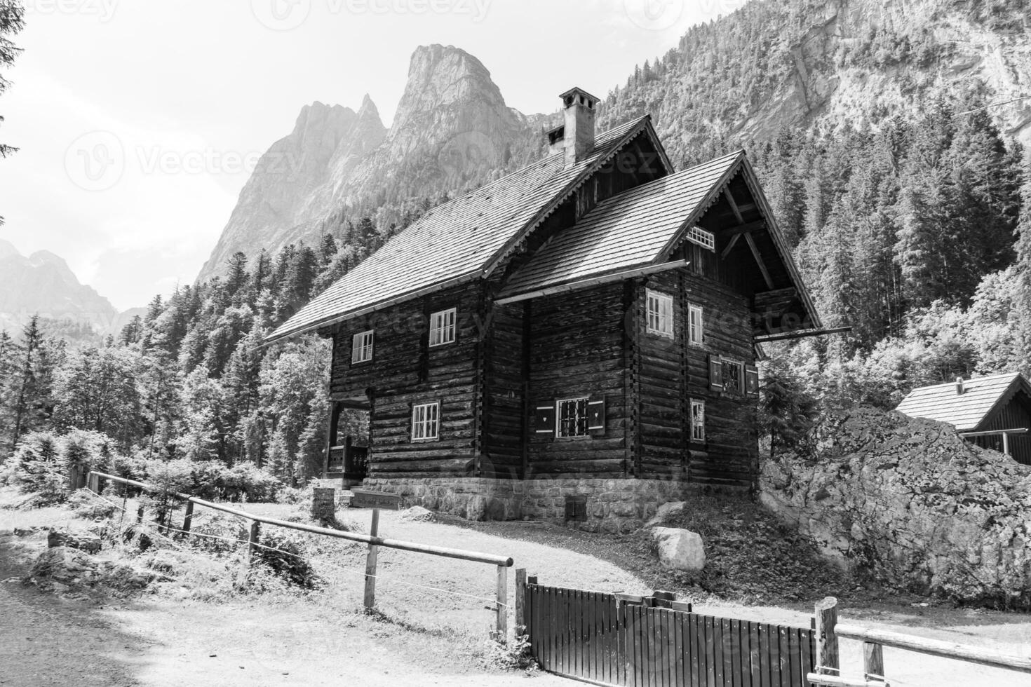 caminhada perto gosau dentro Áustria foto