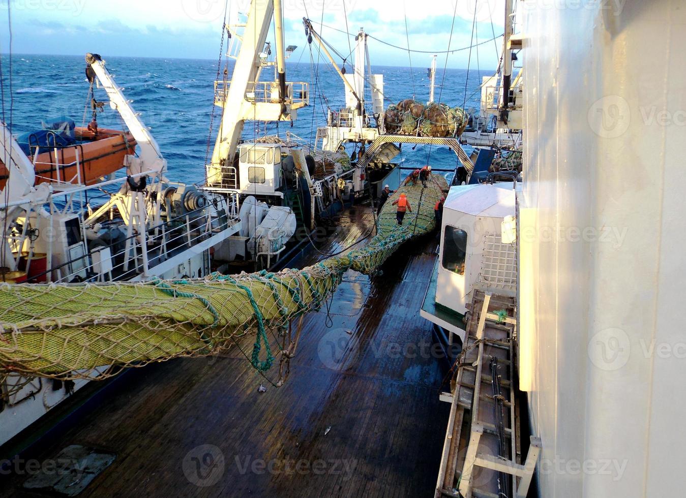 pesca com rede de arrasto foto