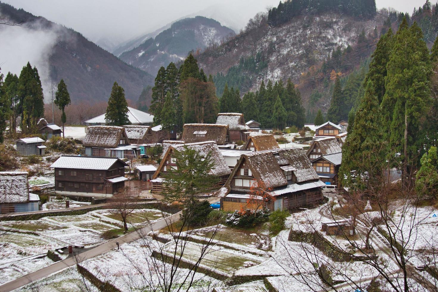 área de gokayama dentro da cidade de nanto na prefeitura de toyama, japão foto