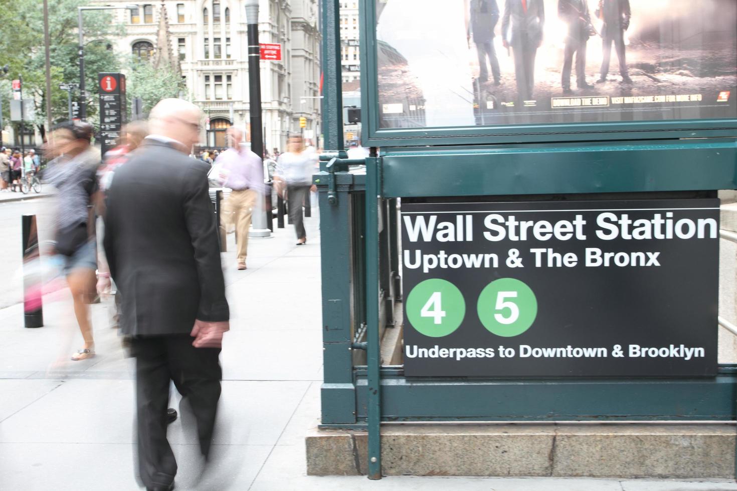 entrada da estação de metrô nova iorque, wall street foto